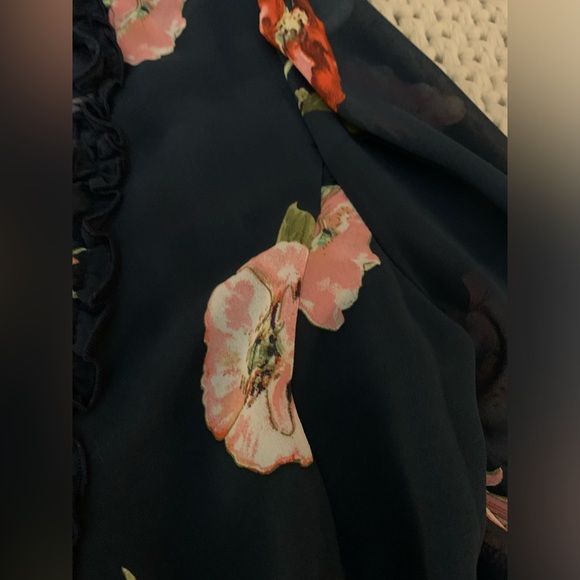 Lulu’s Floral Wrap Dress Size Medium - Picture 5 of 5